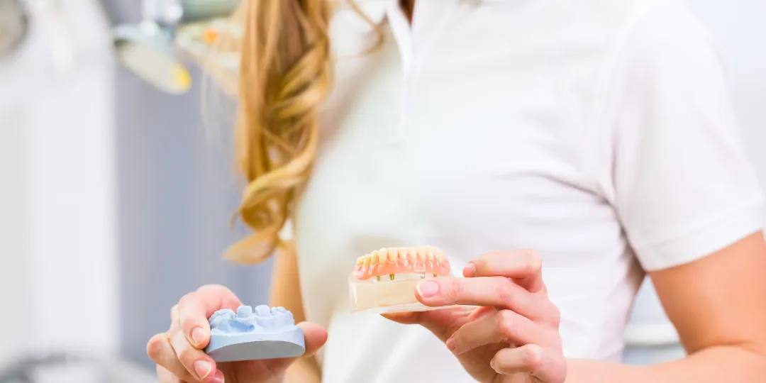 Prótesis Dental sin ganchos o Valaplast Dentadura postiza sin ganchos